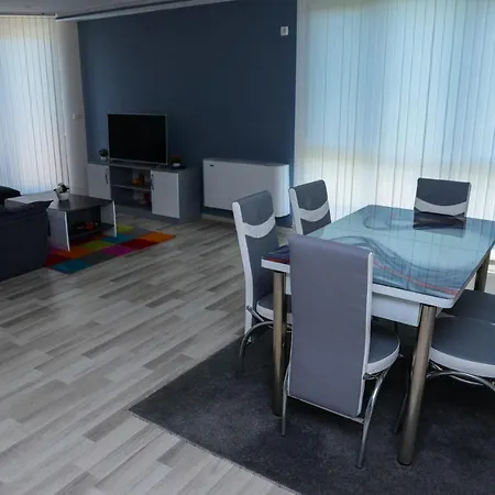 хаджиеви Case de vacanță