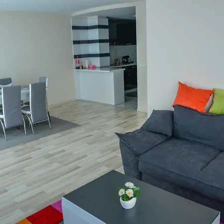 хаджиеви * أوجنيانوفو